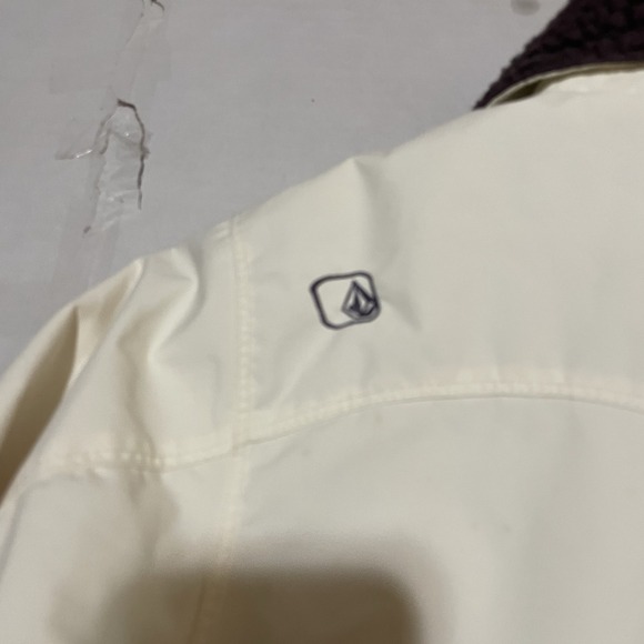 Volcom Ski Jacket - Picture 13 of 13
